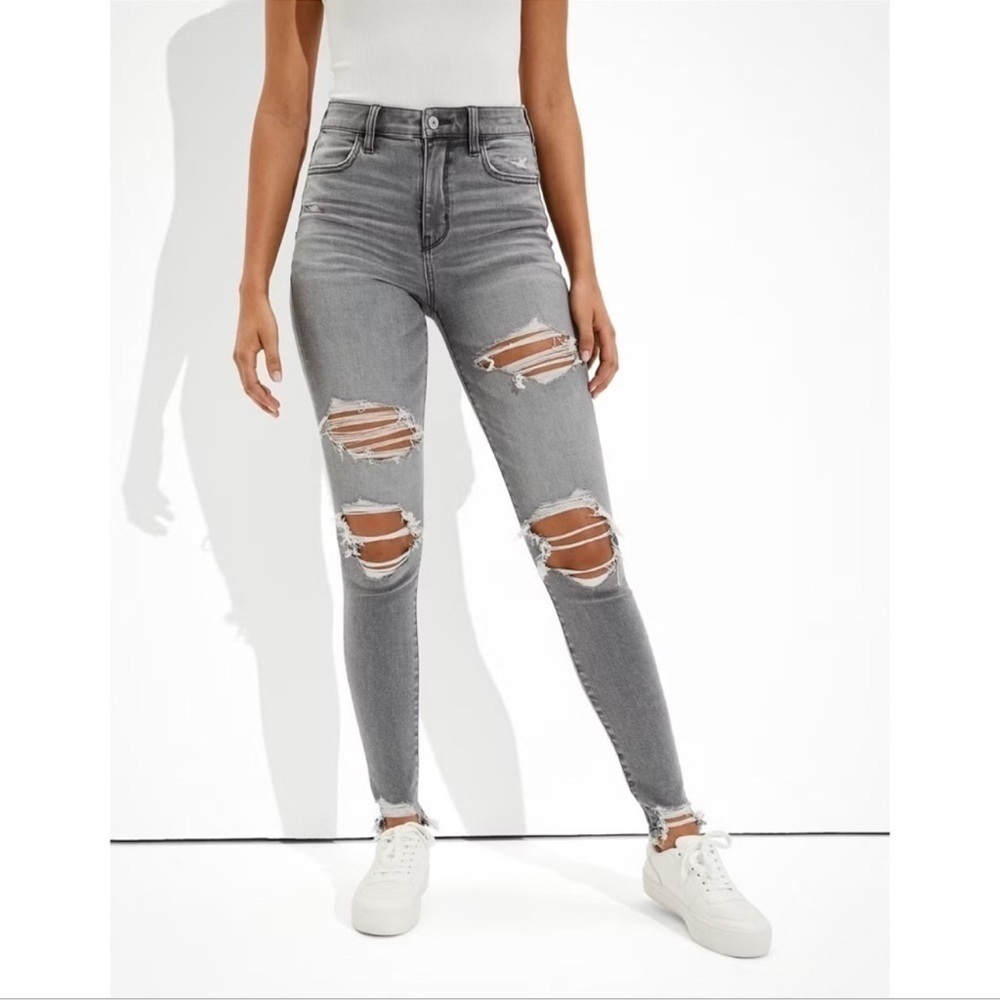 AMERICAN EAGLE Super Hi-Rise Jegging In Gray Distressed